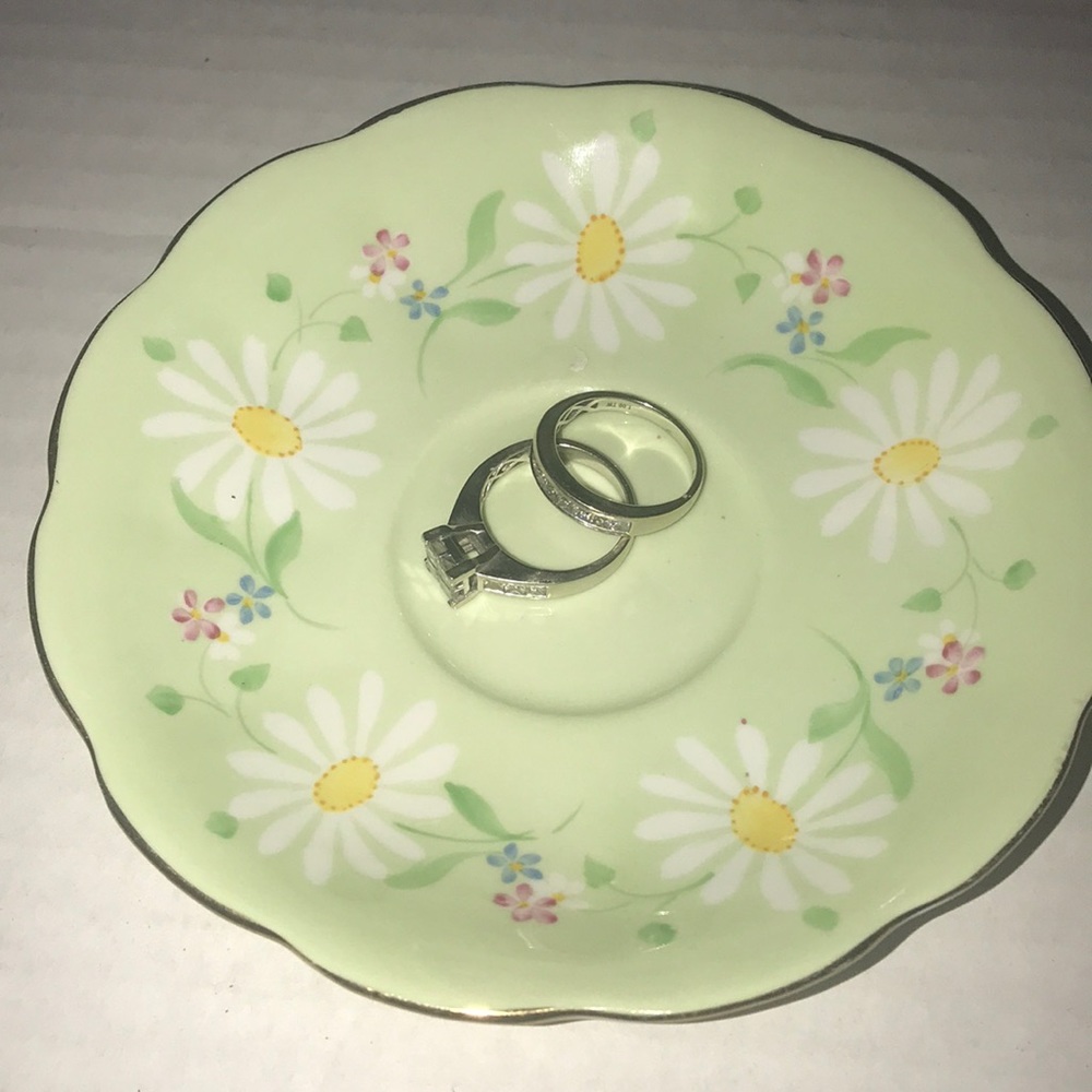 Small Daisy trinket dish